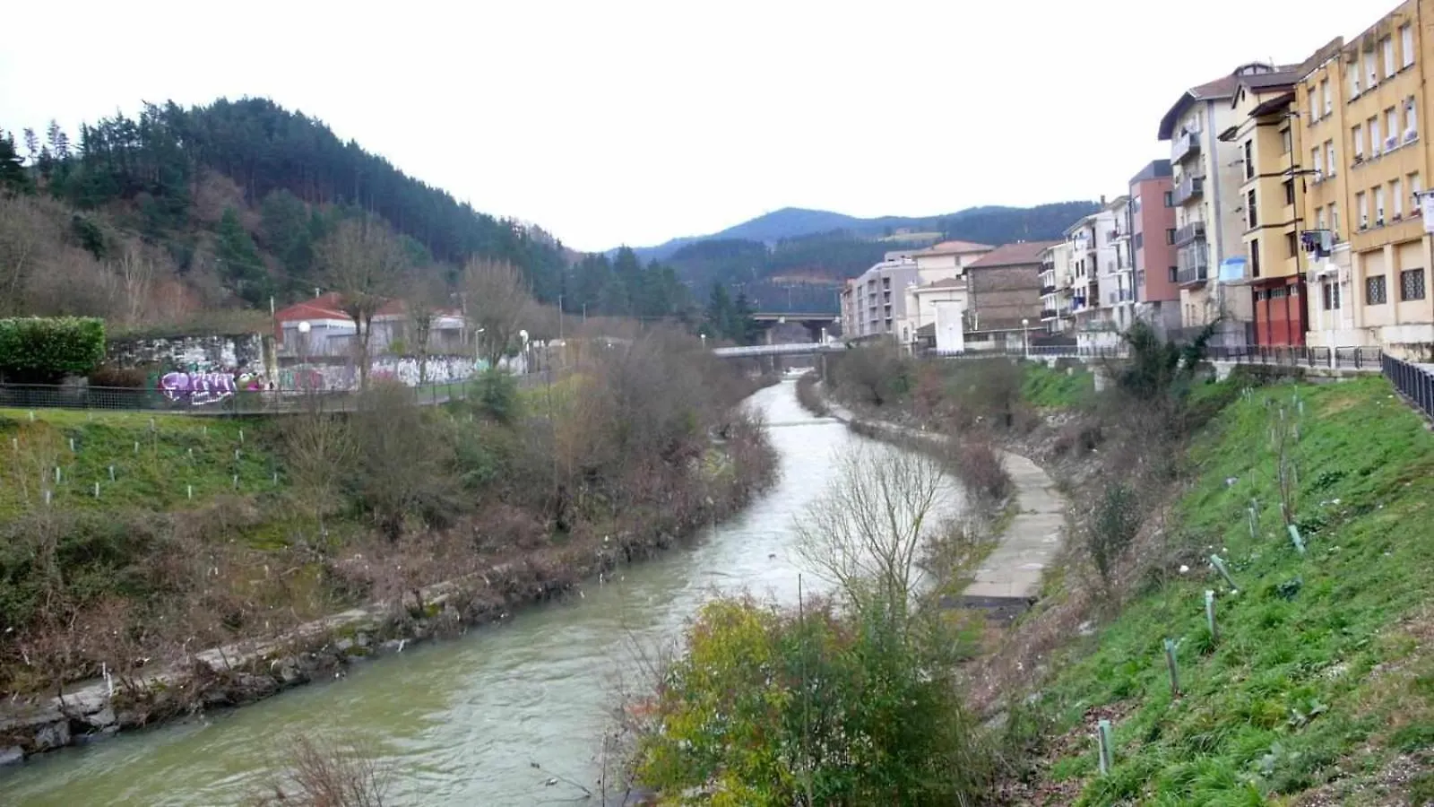 Appartamento Piso Rio Nervion 15 Minutos Bilbao Ugao-Miraballes